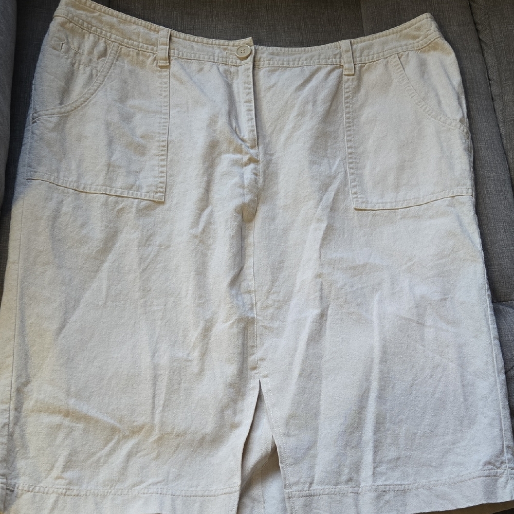 Liz Claiborne Women's Cream Pencil Skirt